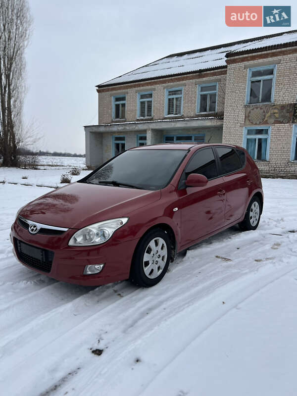 Хетчбек Hyundai i30 2008 в Валках