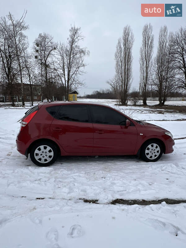 Хетчбек Hyundai i30 2008 в Валках