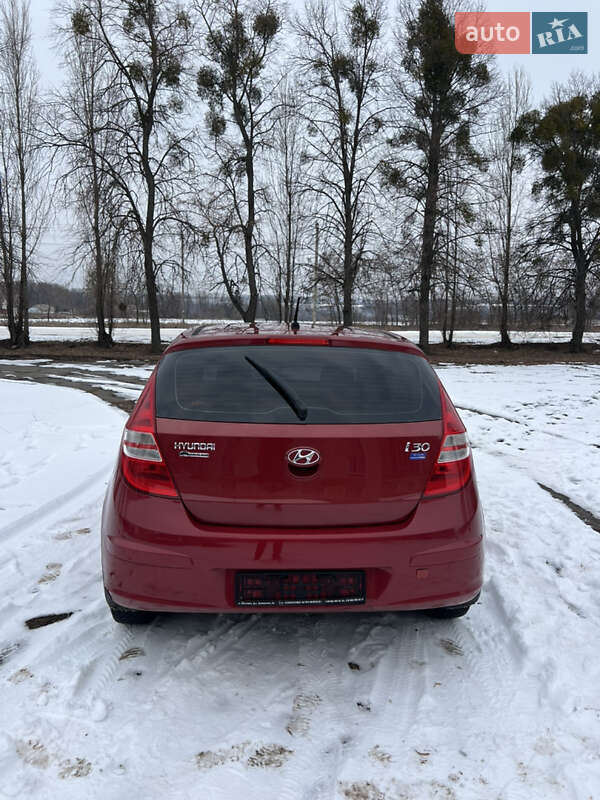 Хетчбек Hyundai i30 2008 в Валках