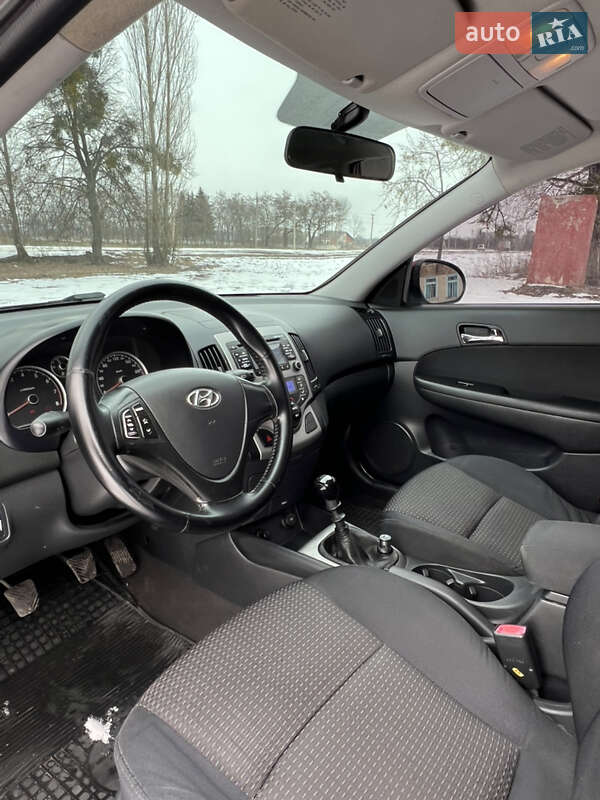 Хетчбек Hyundai i30 2008 в Валках