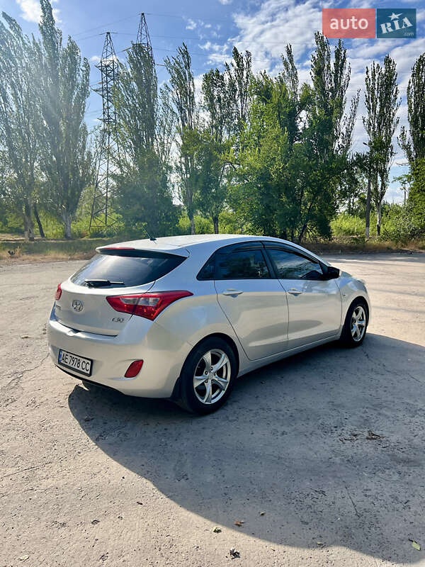 Хэтчбек Hyundai i30 2013 в Кривом Роге