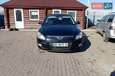 Хэтчбек Hyundai i30 2010 в Дубно