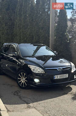 Хэтчбек Hyundai i30 2008 в Черновцах