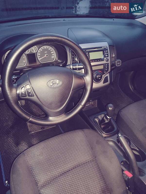 Хэтчбек Hyundai i30 2011 в Днепре