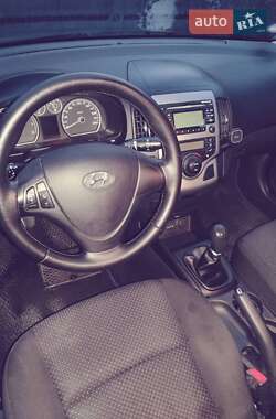 Хэтчбек Hyundai i30 2011 в Днепре