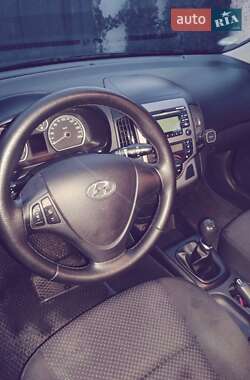 Хэтчбек Hyundai i30 2011 в Днепре