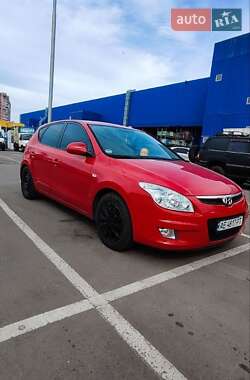 Хэтчбек Hyundai i30 2007 в 
