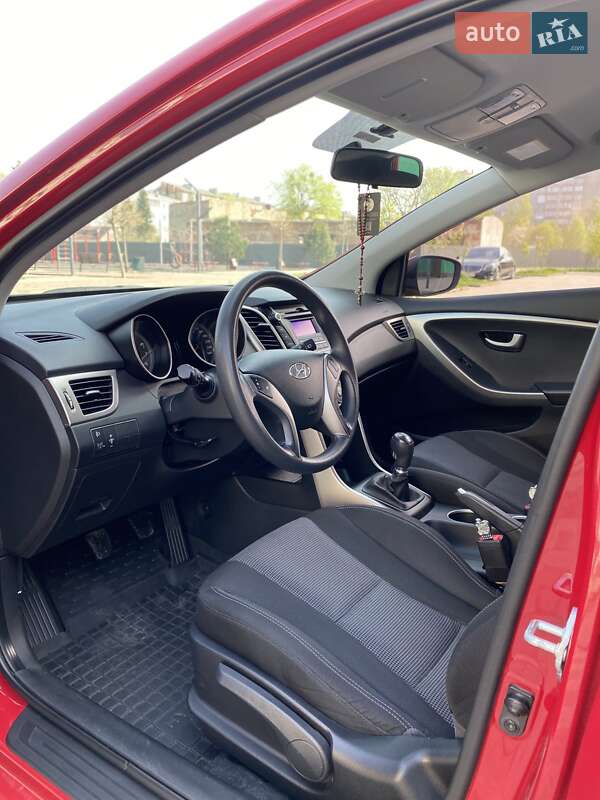 Хэтчбек Hyundai i30 2013 в Ивано-Франковске