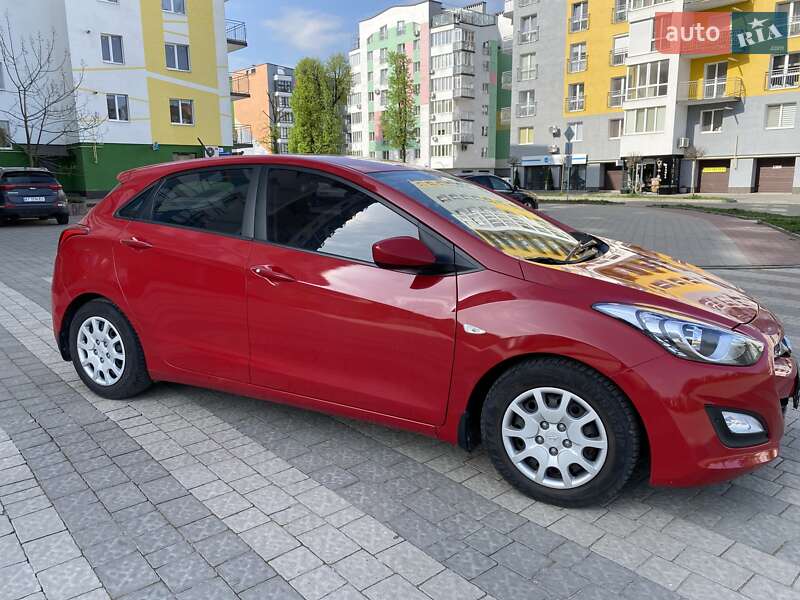 Хэтчбек Hyundai i30 2013 в Ивано-Франковске