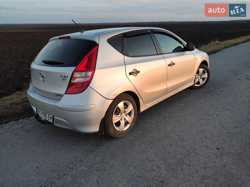 Хетчбек Hyundai i30 2011 в Підволочиську