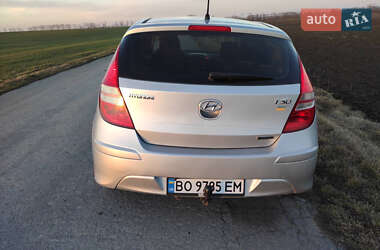 Хэтчбек Hyundai i30 2011 в 