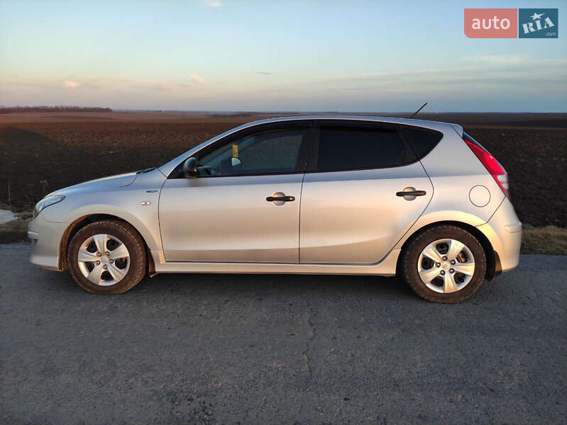 Хетчбек Hyundai i30 2011 в Підволочиську