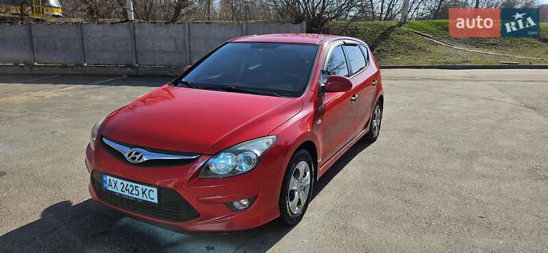 Хэтчбек Hyundai i30 2010 в Харькове