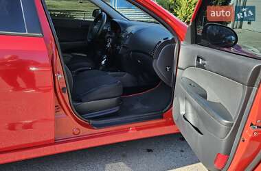 Хэтчбек Hyundai i30 2010 в 