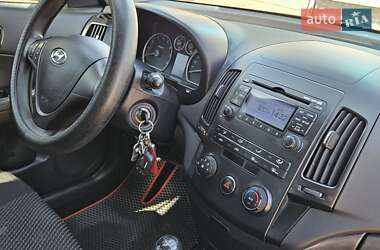Хэтчбек Hyundai i30 2010 в 