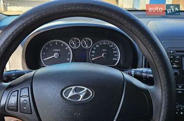 Хэтчбек Hyundai i30 2010 в 