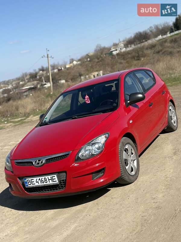 Хэтчбек Hyundai i30 2009 в Вознесенске