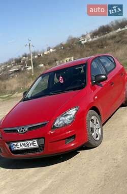 Хетчбек Hyundai i30 2009 в 