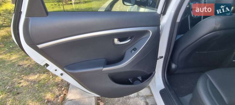 Хэтчбек Hyundai i30 2012 в Киеве