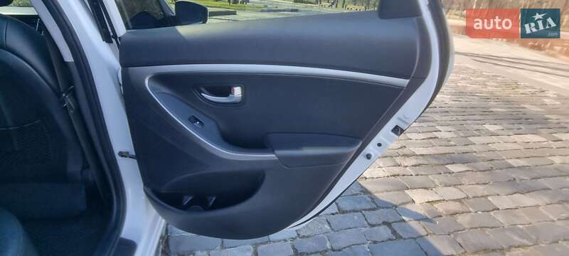 Хэтчбек Hyundai i30 2012 в Киеве
