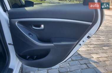 Хэтчбек Hyundai i30 2012 в 