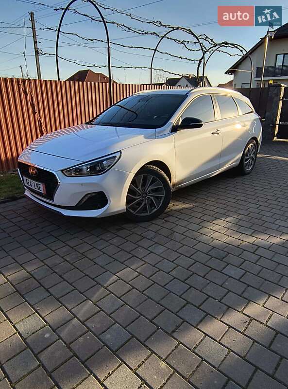 Универсал Hyundai i30 2018 в Ужгороде