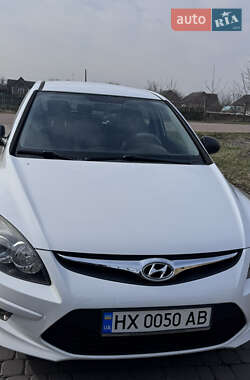 Хетчбек Hyundai i30 2011 в 