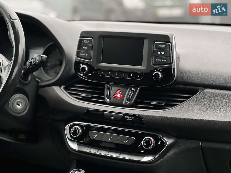 Універсал Hyundai i30 2017 в Ужгороді