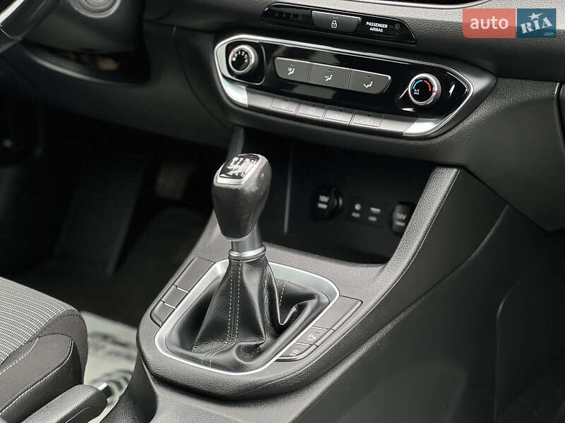 Універсал Hyundai i30 2017 в Ужгороді