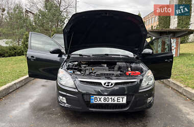 Універсал Hyundai i30 2010 в 