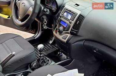 Хетчбек Hyundai i30 2008 в 