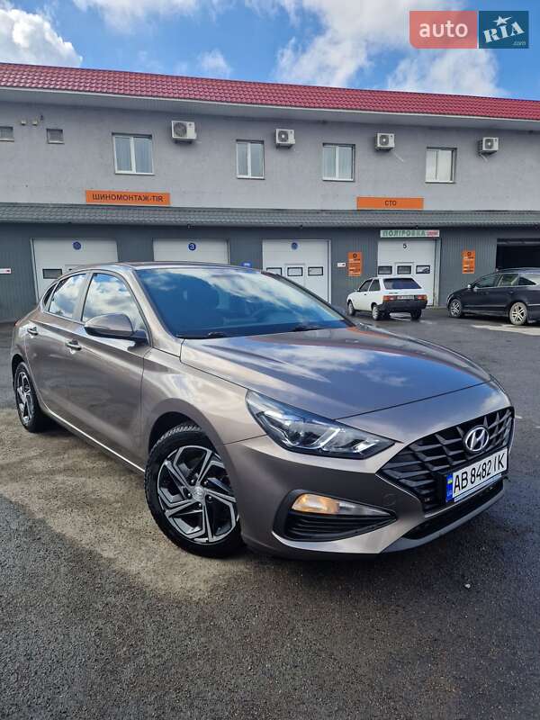 Фастбэк Hyundai i30 2021 в 