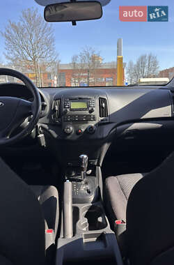 Хэтчбек Hyundai i30 2011 в 