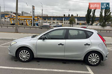 Хетчбек Hyundai i30 2009 в 