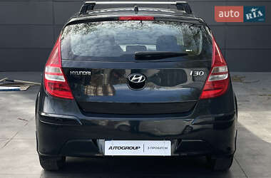 Хэтчбек Hyundai i30 2011 в 