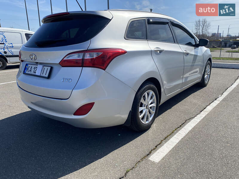 Универсал Hyundai i30 2013 в Киеве