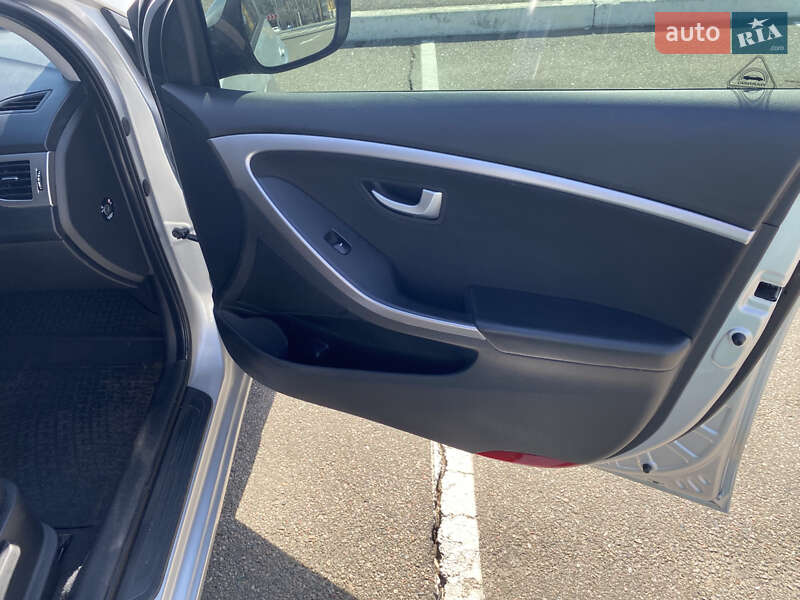 Универсал Hyundai i30 2013 в Киеве