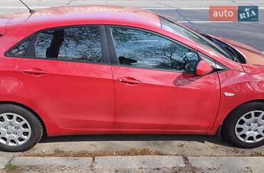 Хэтчбек Hyundai i30 2013 в 