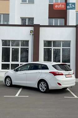 Универсал Hyundai i30 2013 в 