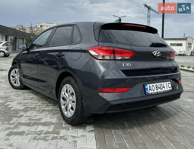 Хэтчбек Hyundai i30 2023 в Ужгороде