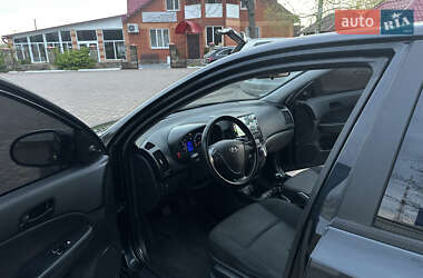 Хэтчбек Hyundai i30 2010 в 