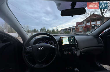 Хэтчбек Hyundai i30 2010 в 