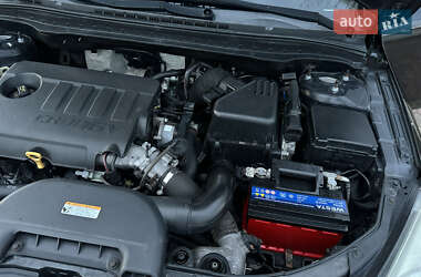Хэтчбек Hyundai i30 2010 в 