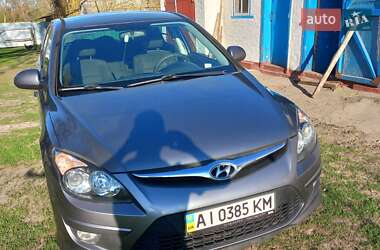 Хэтчбек Hyundai i30 2011 в 