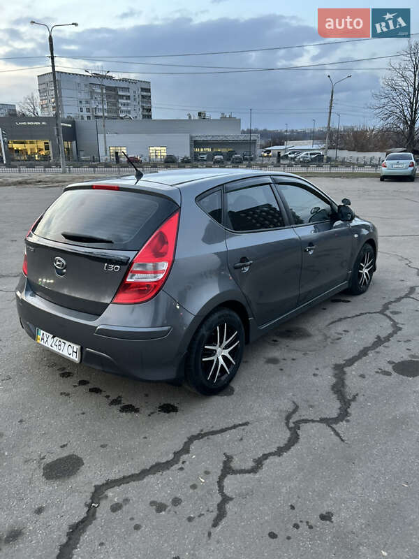 Хэтчбек Hyundai i30 2010 в Харькове