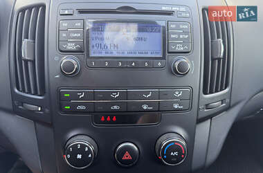 Хэтчбек Hyundai i30 2010 в 
