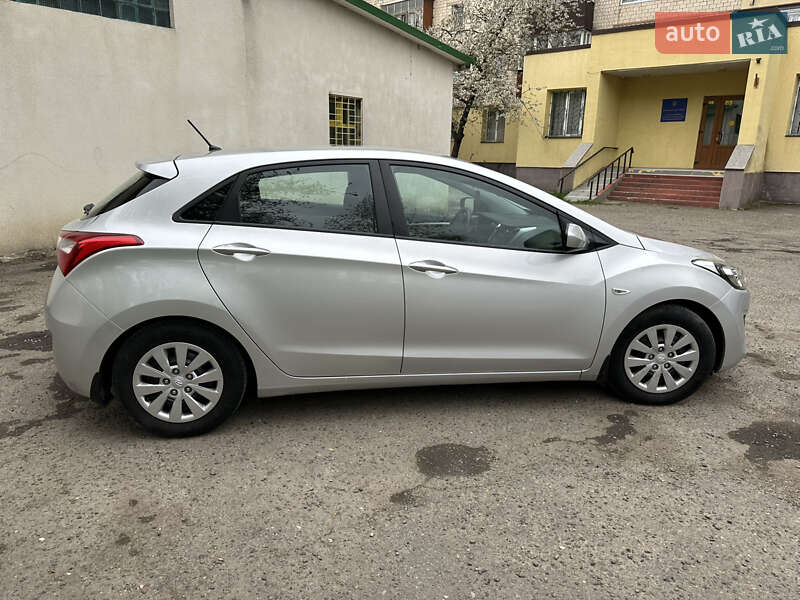 Хетчбек Hyundai i30 2016 в Чернівцях