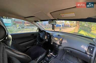 Хэтчбек Hyundai i30 2010 в 