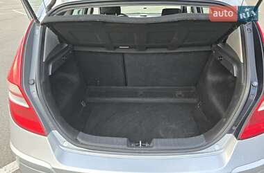 Хетчбек Hyundai i30 2011 в 