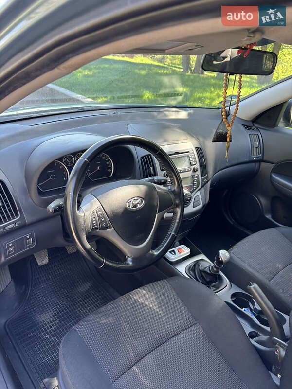 Хэтчбек Hyundai i30 2009 в Житомире
